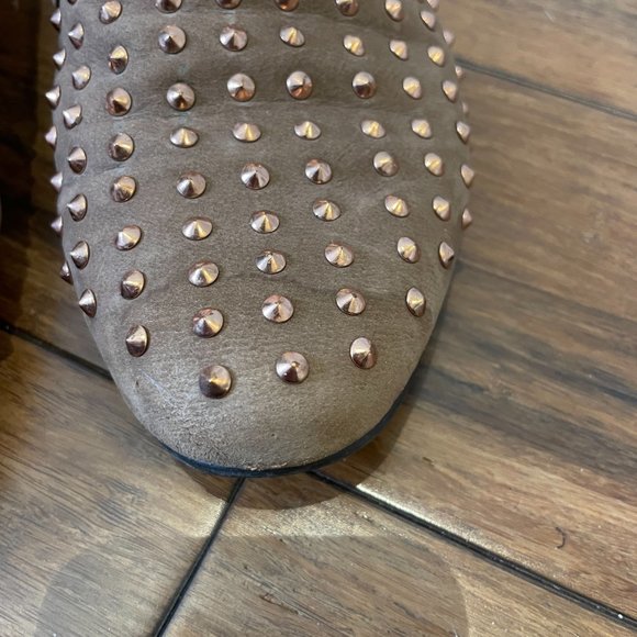 Matiko Tan Loafer with Rose gold Studs -7.5- - Picture 8 of 14